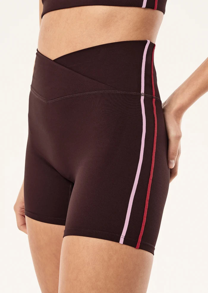 Clarity 5" Bike Short In Dark Plum & Strawberry